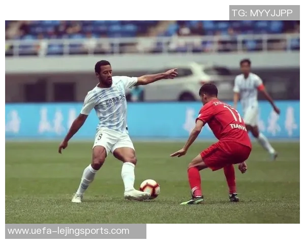 足球新星中文版：揭示未来之星的成长轨迹与潜力分析